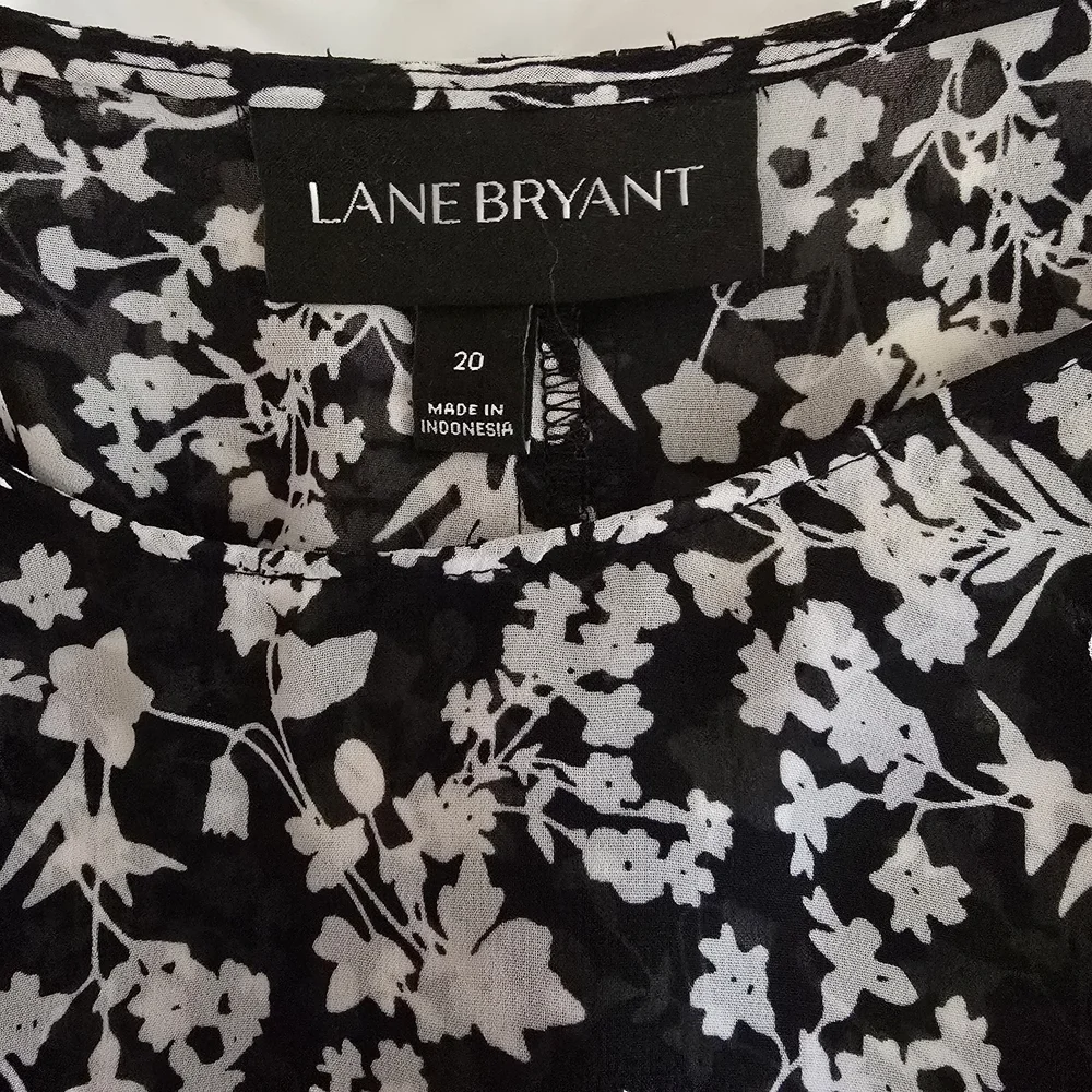 Lane Bryant Black White Floral Tiered Ruffle Tank Top Blouse - Picture 2 of 2